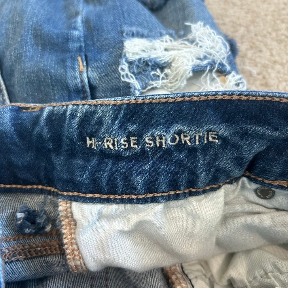 American Eagle Hi-Rise Shortie Medium Wash Blue Distressed Raw Hem Ripped Size 0 - Picture 5 of 6
